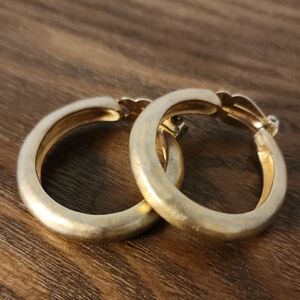 Vintage Erwin Pearl Chunky Clip Earrings